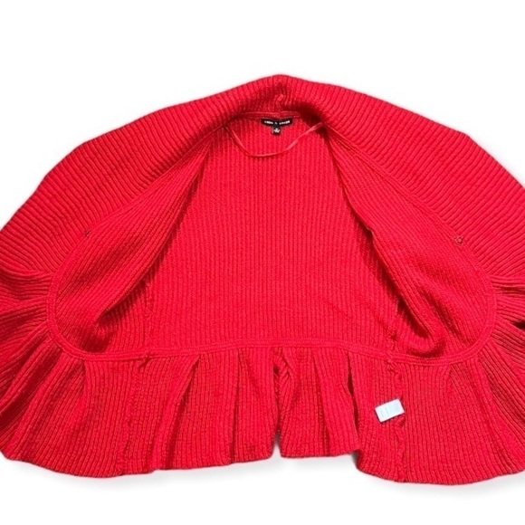 Cable & Gauge Cherry Red Thick Knit Ruffle Sweater sz M - Picture 6 of 14